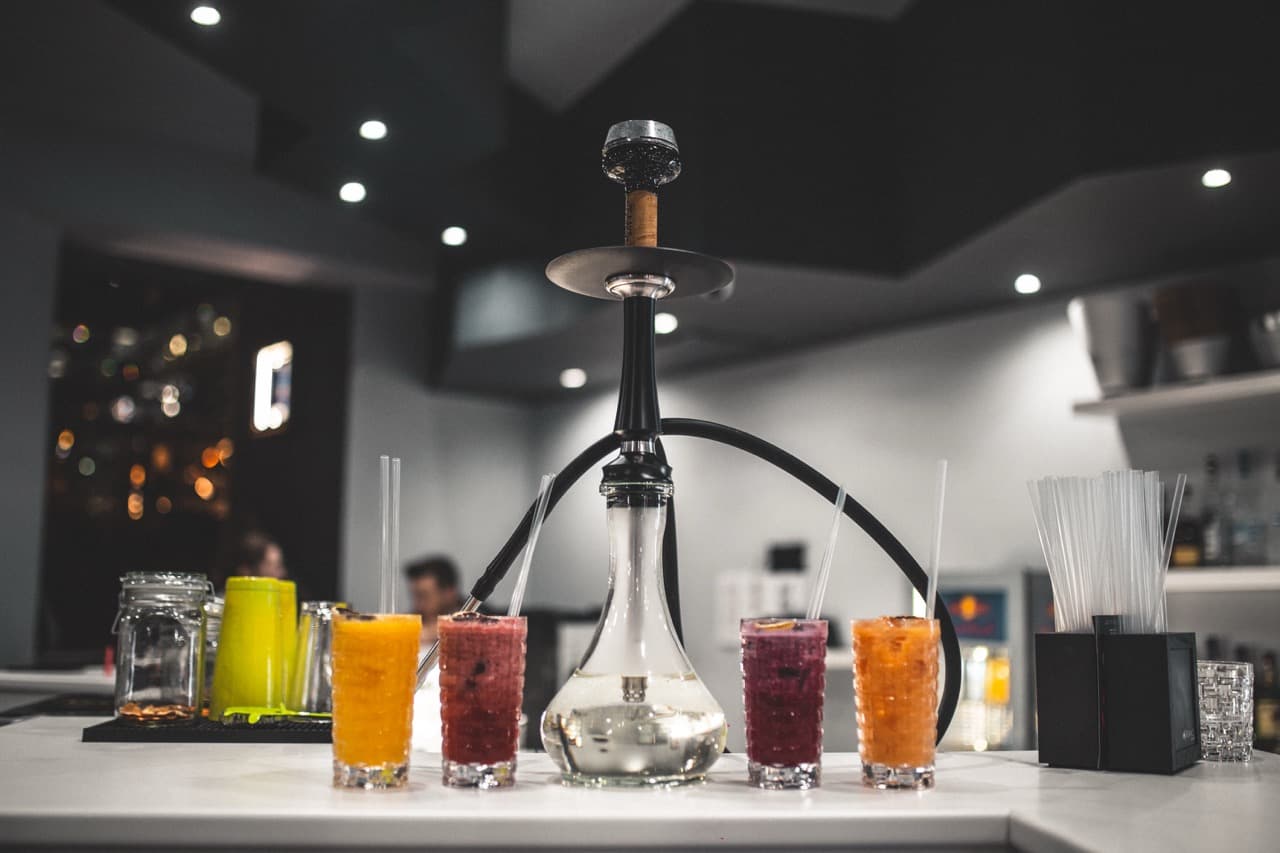 Koktejly a domácí limonády v The Lounge